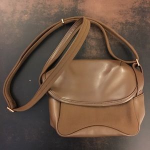 Brown mandarina duck camera bag